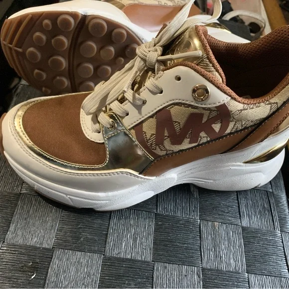 Brand new women’s 7 Micheal kors sneakers - Picture 6 of 7